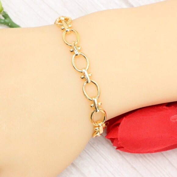 "Trendy Handmade Bracelet – A Thoughtful Gift for Girls & Women | UNVRC1602 - Picture 10 of 10